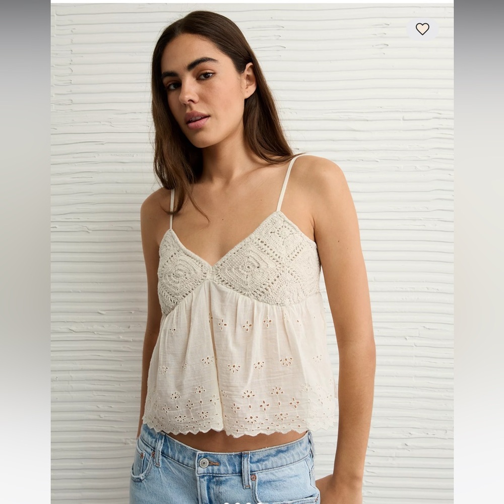 American Eagle Crochet Eyelit Cami! Size Small!